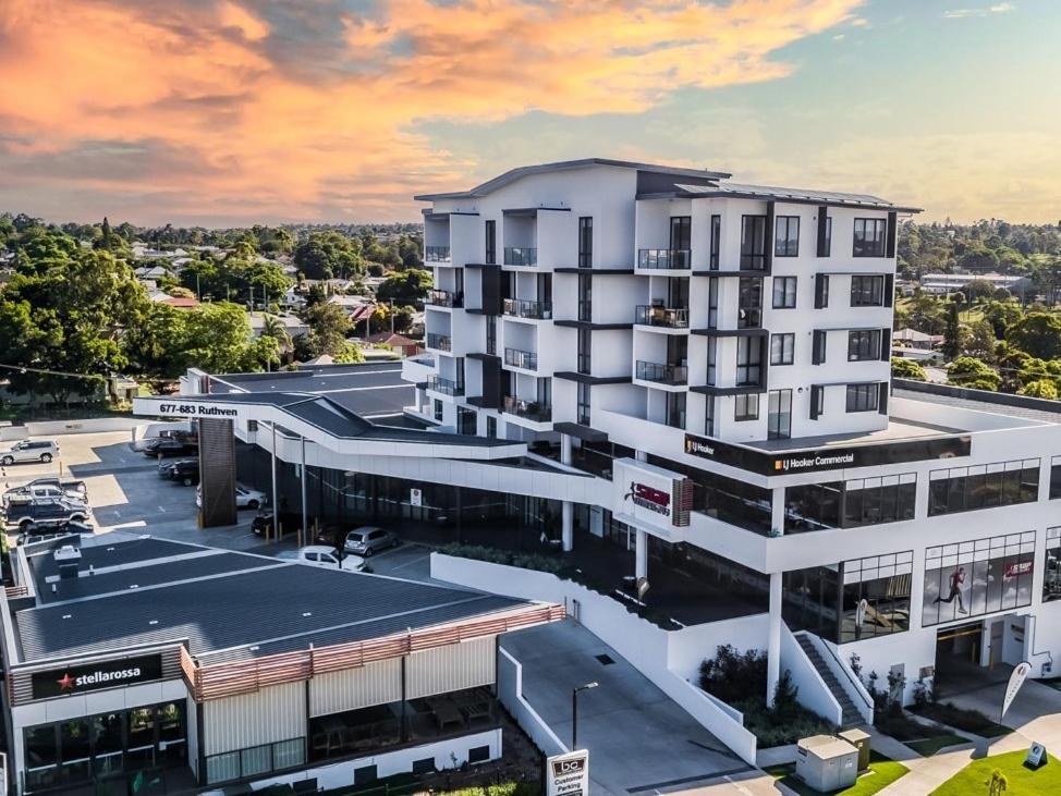 Inspire Boutique Apartments Тувумба Экстерьер фото